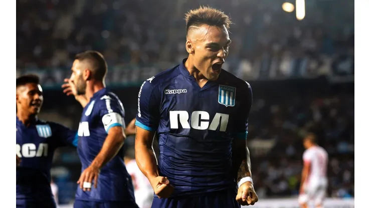 Lautaro Martínez se despachó con un triplete a los ojos de Sampaoli.
