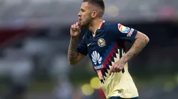 Jeremy Menez celebra su primer gol en el América de México