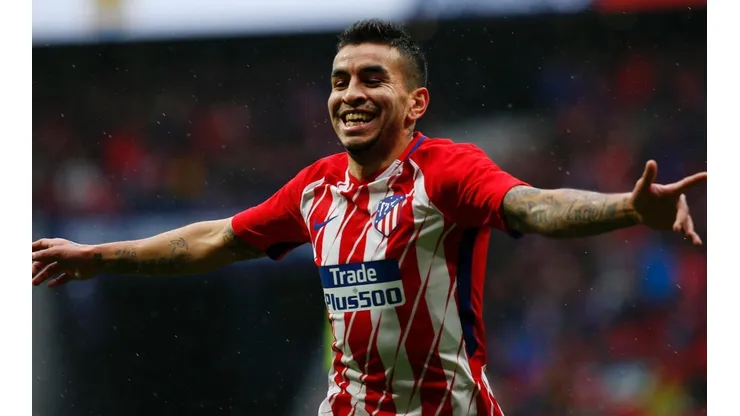 Correa se despachó con un golazo formidable.