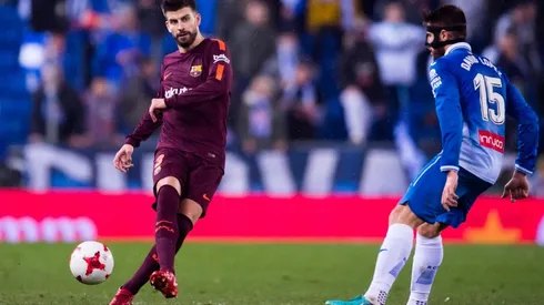 Una tremenda patada a Piqué desató la furia entre jugadores del Barcelona y del Espanyol