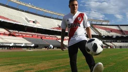 Quintero con la camiseta de River.