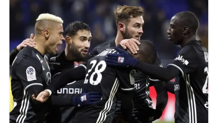 ¿Qué le pasó al arquero del Mónaco?: Dudó y se lesionó en el gol de Mariano para el Lyon