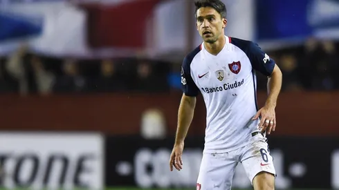 Caruzzo con la camiseta de San Lorenzo.