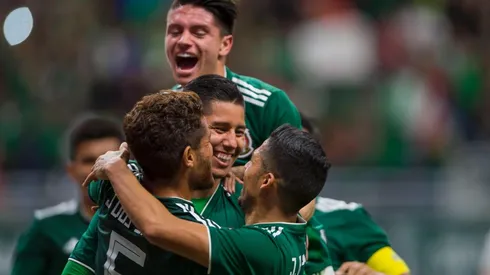 los seleccionados mexicanos celebraron el tanto de Hugo Ayala en el Alamodome