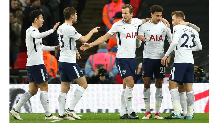 FESTEJA EL RIVAL. Todo Tottenham celebró el tanto de Phil Jones en contra (Foto: Getty).
