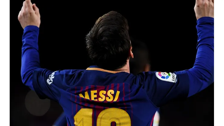 Messi y un verdadero fotón celebrando un gol.