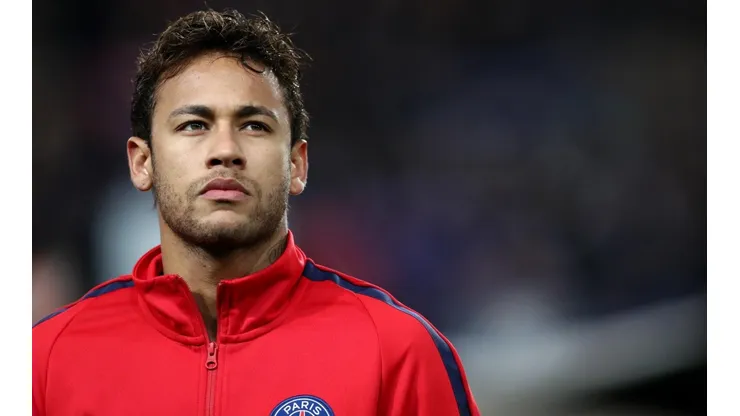 Neymar primero fue por Messi, ahora va por el Barcelona