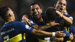 Los jugadores de Boca festejan el gol.