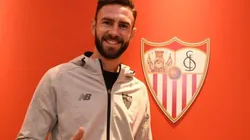 El jugador mexicano Miguel Layún en su presentación con el Sevilla FC
