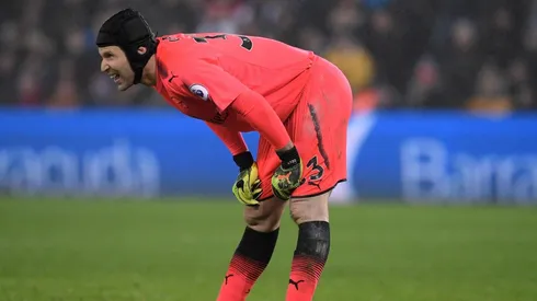 ARRIBA, PETR. Cech y un error que podría costarle caro al Arsenal.