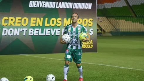 Landon Donovan en su presentación como nuevo jugador del León