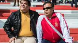 Estos hinchas del Toluca están adaptándose a las nuevas dimensiones del estadio para "sentir" los partidos de sus Diablos Rojos