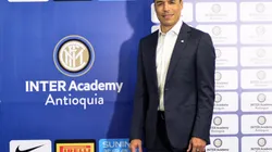 HISTÓRICO. El ex defensa dio su opinión sobre el 'diez' y la Selección Colombia de cara al Mundial (FOTO: Twitter oficial Iván Córdoba)