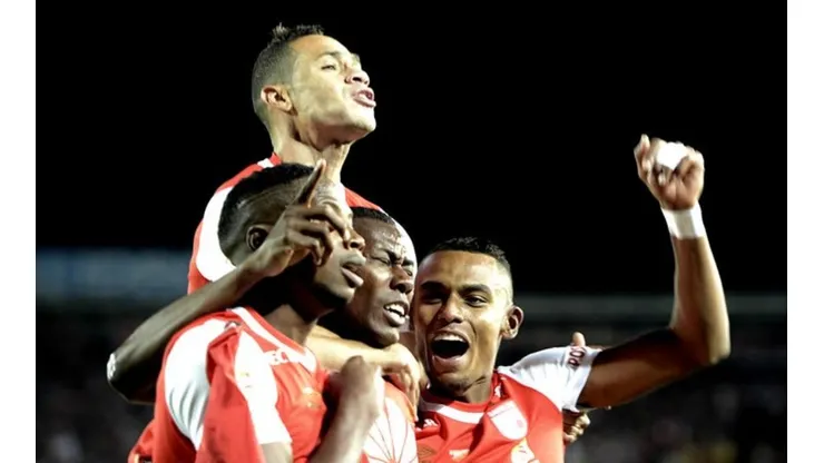 Los jugadores de Independiente Santa Fe celebran un nuevo título