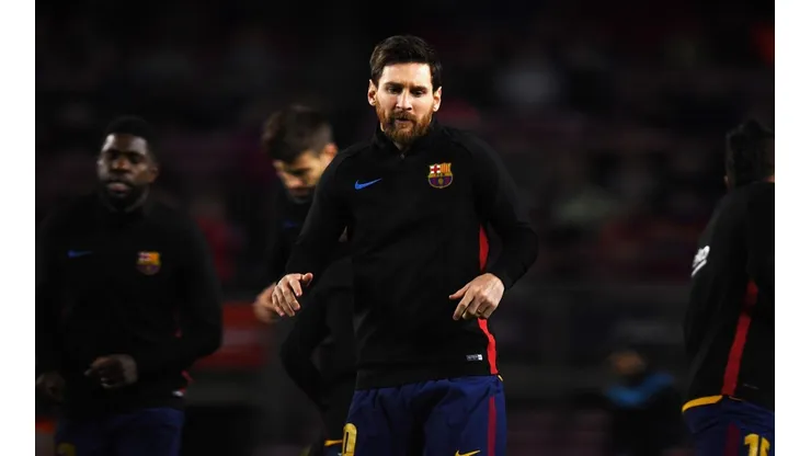 Lionel Messi bajó un balón de una forma espectacular.
