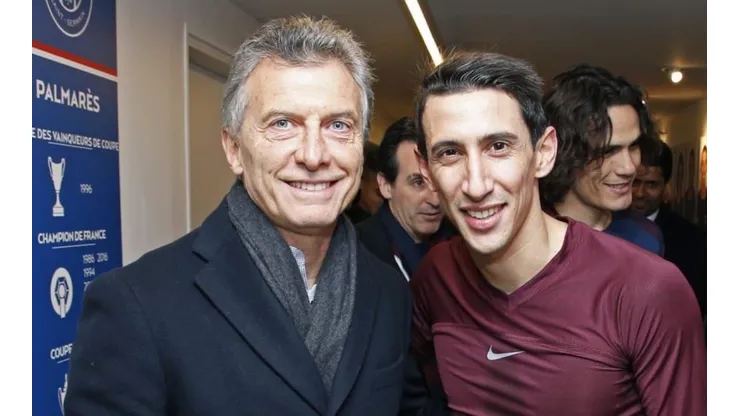 SONRISA ARGENTINA. La foto de Mauricio Macri con Di María en los pasillos del Parque de los Príncipes.