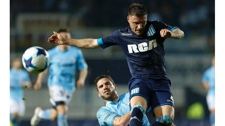 Iván Pillud jugando para Racing.