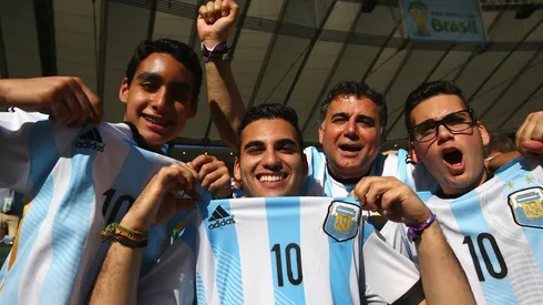 EN EL MARACANÁ. Los fanáticos de la Selección Argentina antes del juego contra Alemania en Brasil 2014 (Foto: Getty).