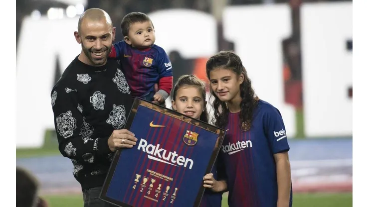 ADIÓS, MASCHE. El mediocampista junto a su familia para una última gran ovación.