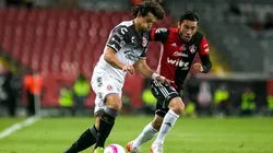 SUBE POR EL LATERAL. Matías Aguirregaray aprovechar el mano a mano para dañar a la defensa rival.