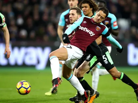 No va a jugar nunca de titular, pero ofrecen a Chicharito al Atlético Madrid