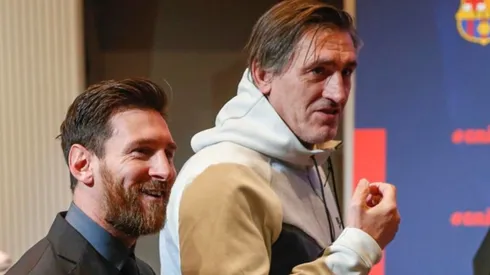 Leo Messi, junto a Pepe Costa en el acto de despedida a Mascherano
