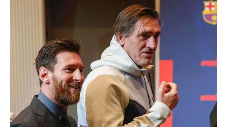 Leo Messi, junto a Pepe Costa en el acto de despedida a Mascherano