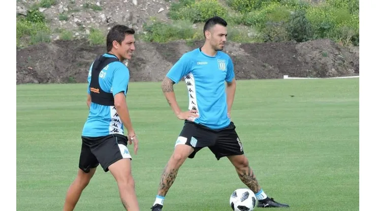 Nery Dominguez con su nueva camiseta.