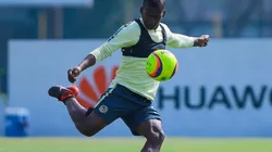 ESTUVO MAL. Quintero le quiso dar un pelotazo a un periodista que estaba trabajando en vivo.