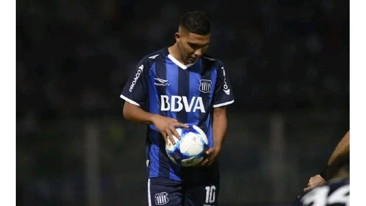 EL DUEÑO DEL BALÓN. Emanuel Reynoso tiene un gran futuro que excede el mundo de Talleres.