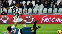 CARNAVAL. Costa dejó en ridículo a Perín y anotó el 1 a 0 final.