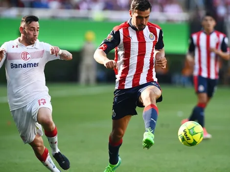 En Santa Fe buscan al internacional mexicano Alanís para reemplazar a Tesillo