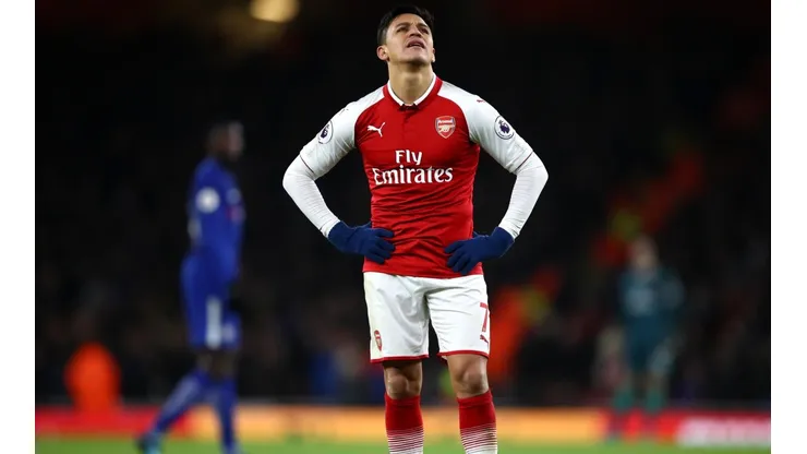 Alexis Sánchez comenzó a despedirse del Arsenal.