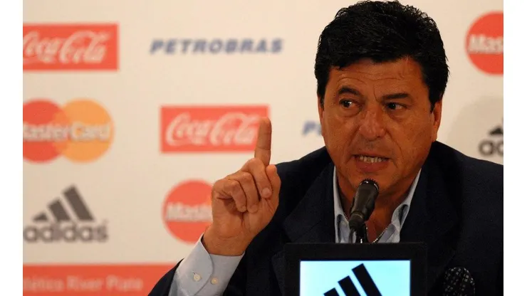 EL PEOR. Passarella se fue a la B con River en 2011.
