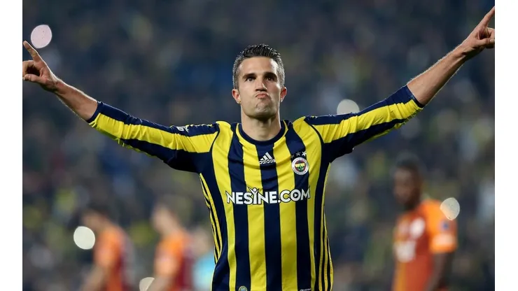 VUELVE. Van Persie jugó sus últimas dos temporadas en Turquía.