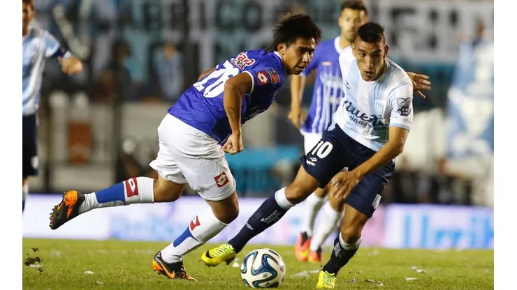 Ricardo Centurión con la camiseta de Racing.