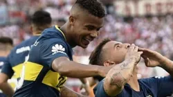 Barrios y Cardona celebran un gol en la cancha de River.