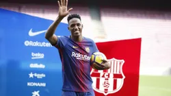 CERO NERVIOS. El colombiano se disfrutó de principio a fin su presentación y deleitó a la tribuna con su baile (FOTO: Twitter oficial FC Barcelona)