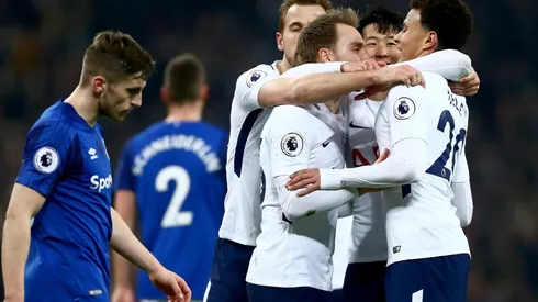 Todos unidos celebrando el triunfo.