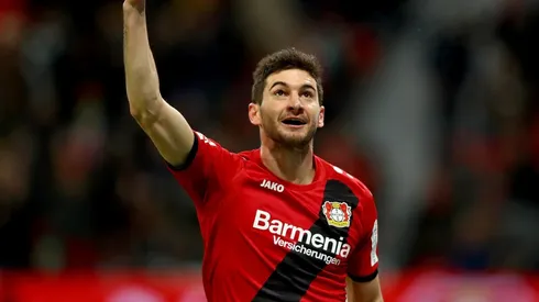 Lucas Alario celebra un tanto en Alemania.