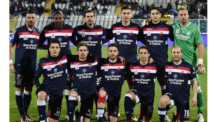 HASTA EL FINAL. Una de las últimas postales del equipo, cuando todavía militaba en Serie B.