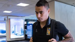 Lucas Zelarayan con la piel de Tigres.