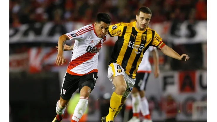 Marcelo Palau enfrentando a River.