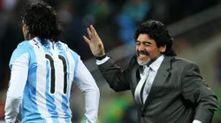 MI POLLO. Diego y Carlitos en el partido ante México por el Mundial de Sudáfrica 2010.