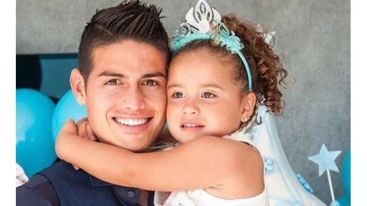 PADRE E HIJA. James Rodríguez está enamorado de Salomé y la trata como una reina.
