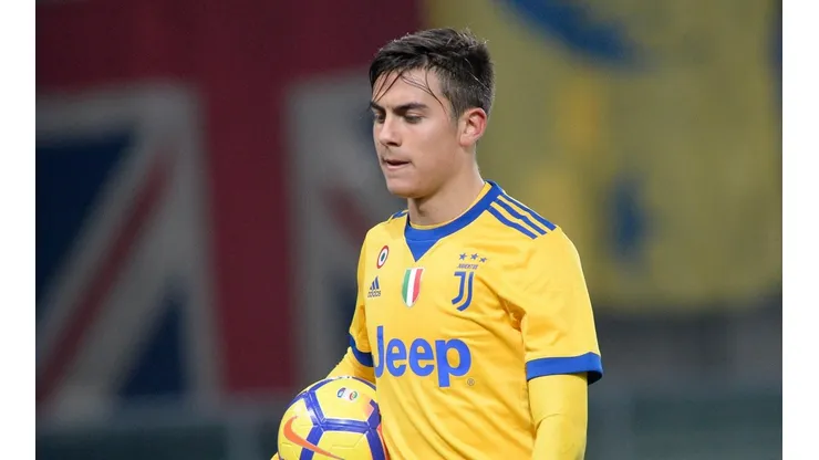Paulo Dybala se retiró con muchos dolores.