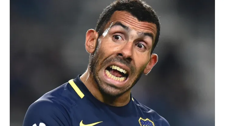 Carlos Tevez defendiendo la camiseta de Boca.