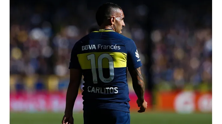 Carlos Tevez defendiendo la camiseta de Boca.