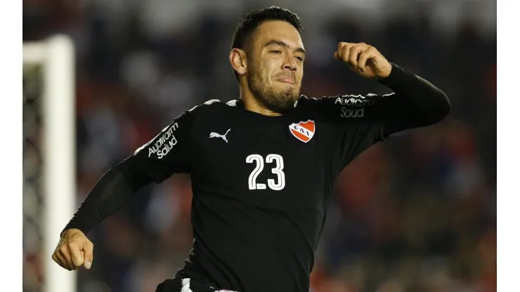 ¿PEGA LA VUELTA? El volante debe regresar a Querétaro después de su etapa en Independiente (Foto: Getty).