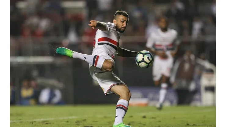 ¿NO LO COMPRARÍA AL OSO? Angelici no gastaría tanto dinero por Pratto.